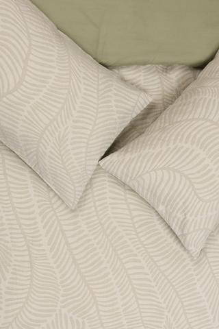 Premium Cotton Matelasse Leaf Reversible Duvet Cover Set