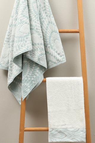 2 Pack Embellished Towel Set