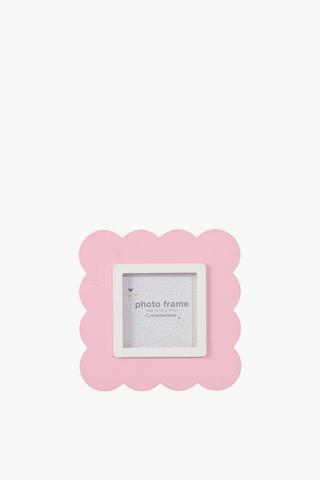 Scalloped Frame