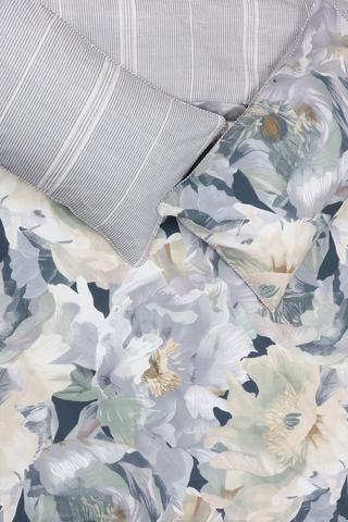 Polycotton Isabella Floral Piping Detail Reversible Duvet Cover Set