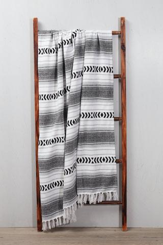 Polycotton Diamond Stripe Throw, 130x170cm