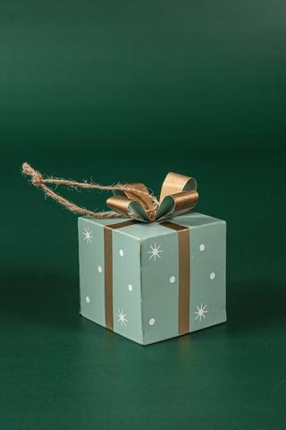 Hanging Tin Gift