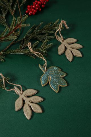 3 Pack Hanging Ceramic Leaves