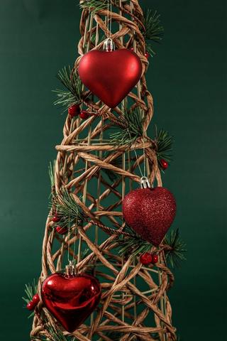 8 Pack Hanging Hearts