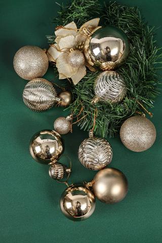 33 Pack Hanging Baubles