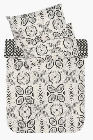 Polycotton Isando Geometric Reversible Duvet Cover Set