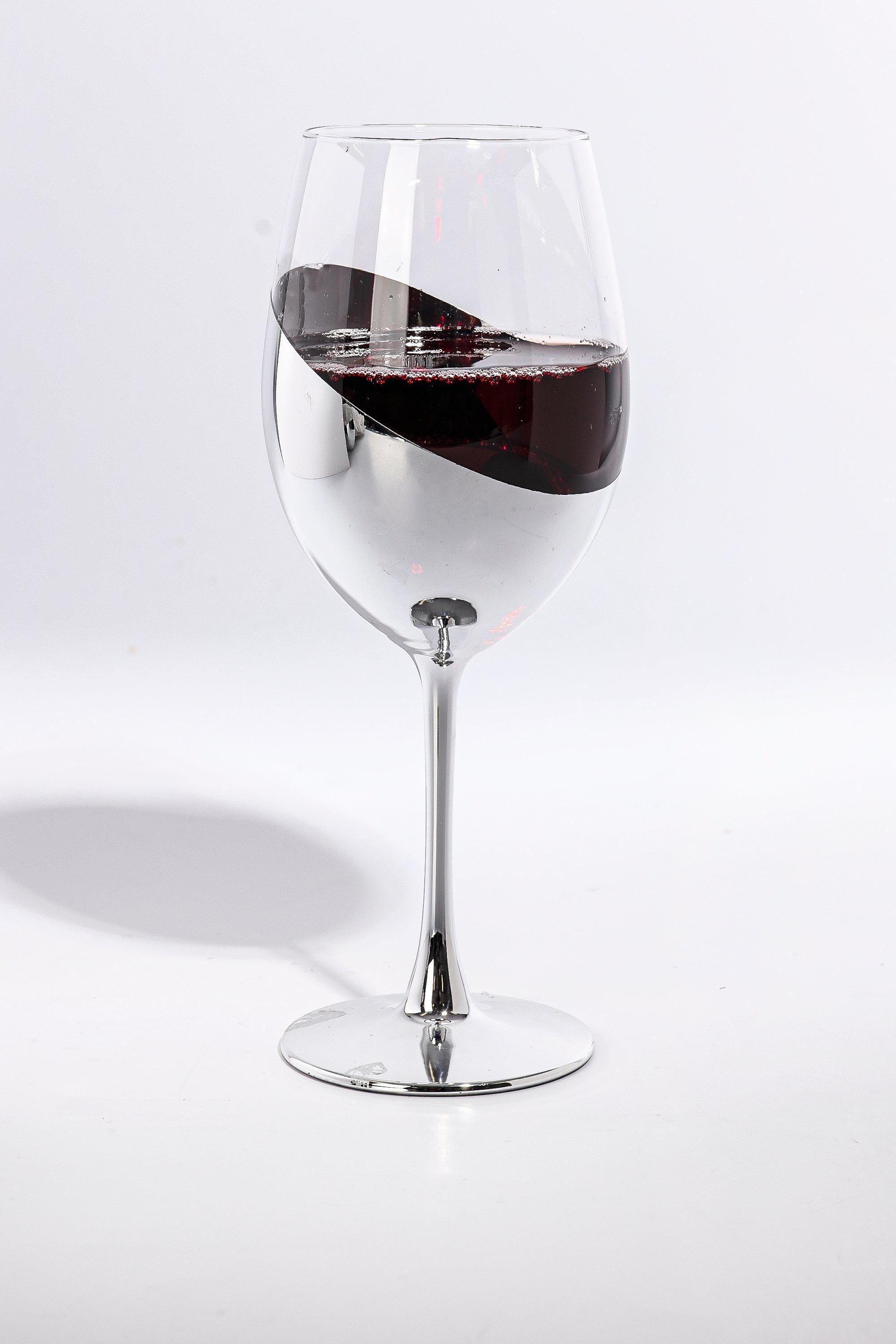 Illusion Wine Glass