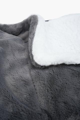 Assorted Faux Rabbit Fur Blanket, 150x180cm