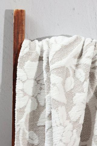Chenille Jacquard Floral Throw, 140x180cm
