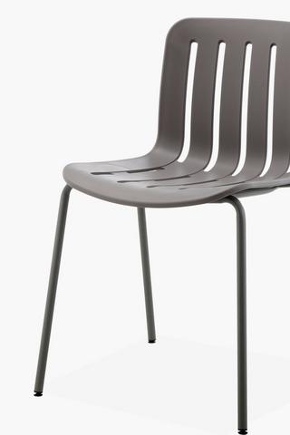 Rich Slatted Dining Chair