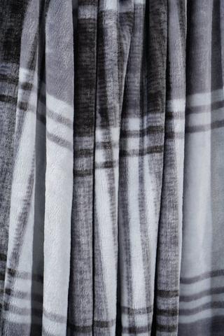 Super Plush Savillei Checkered Blanket, 200x220cm