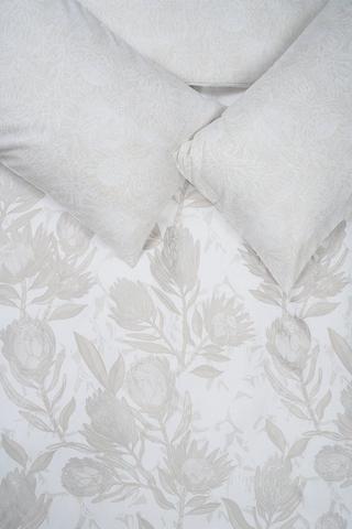 Soft Touch Twill Chintsa Protea Reversible Duvet Cover Set
