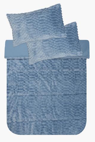 Plush Ribbed Comforter Set