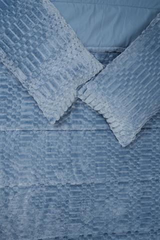 Plush Ribbed Comforter Set