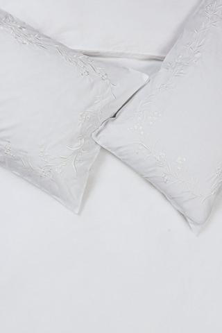 Premium 144tc Embroidered Floral Duvet Cover Set