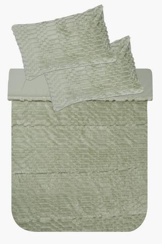 Plush Ribbed Comforter Set