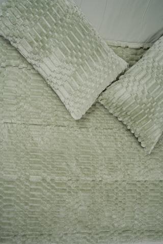 Plush Ribbed Comforter Set