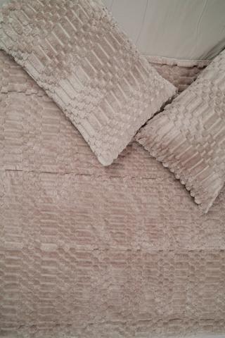 Plush Ribbed Comforter Set