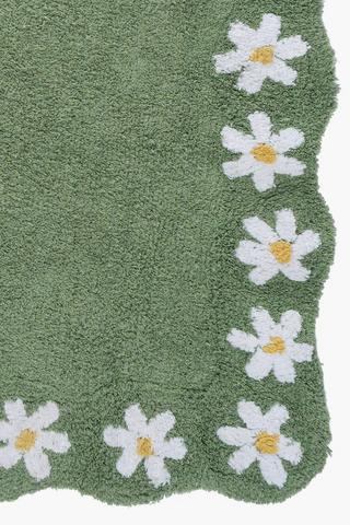 Tufted Cotton Daisy Scalloped Rug, 70x100cm