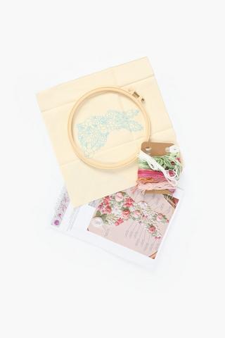 Embroidery Hoop Easter Bunny