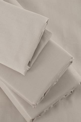 200 Thread Count Premium Extra Length Extra Depth Fitted Sheet, 37cm