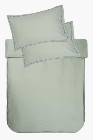 144 Thread Count Premium Oxford Embroidered Leaf Duvet Cover Set