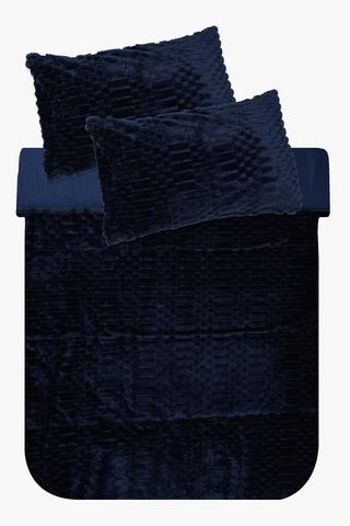 Plush Ribbed Comforter Set
