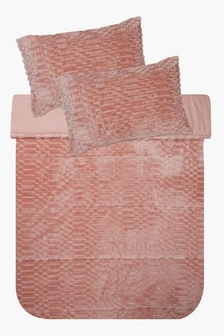 Plush Ribbed Comforter Set