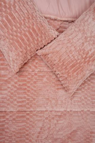 Plush Ribbed Comforter Set