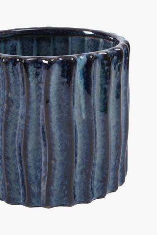 Rhythm Ribbed Planter, 18x16cm