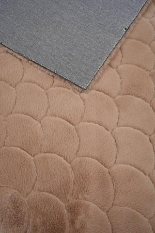 Faux Fur Embossed Scalloped Rug, 120x180cm