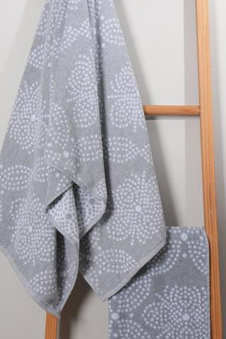 Jacquard Dotted Flower Bath Sheet