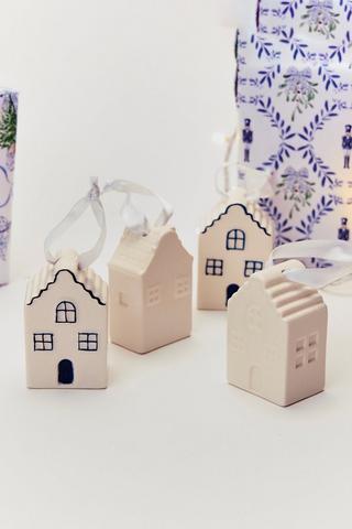 4 Pack Hanging Christmas Delft Houses, 3.5x6.5cm