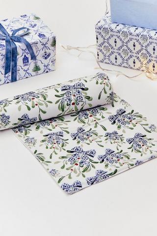 Festive Delft Mistletoe Table Runner