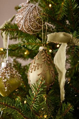 Teardrop Leaf Bauble, 8cm