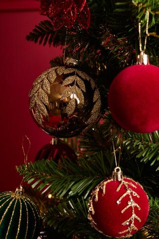 Christmas Beaded Leaf Bauble, 7.5cm