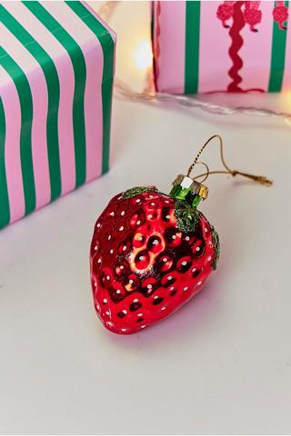 Christmas Hanging Strawberry, 6x8.5cm