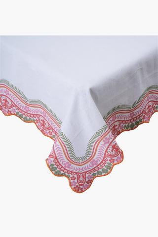 Trellis Scallop Edge 4 to 6 Seater Tablecloth