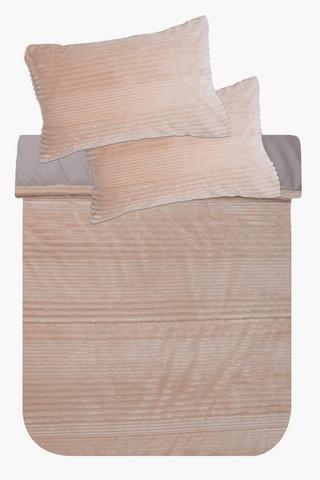 Plush Ribbed Comforter Set