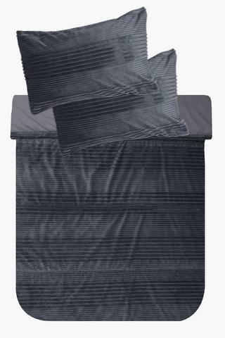 Plush Ribbed Comforter Set