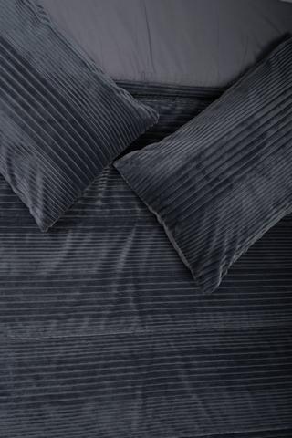 Plush Ribbed Comforter Set