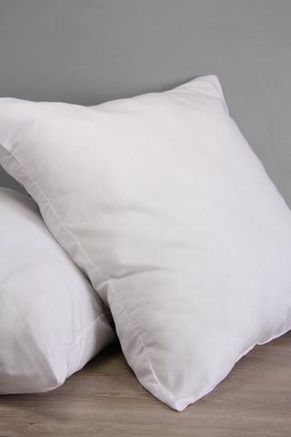 Ball hollowfibre best sale pillow travelodge