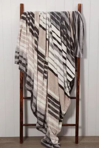 Super Plush Bold Stripes Blanket, 200x220cm