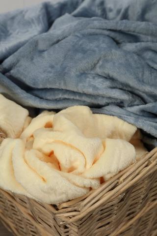 Coral Fleece Embossed Blanket, 125x150cm