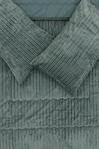 Plush Ribbed Comforter Set