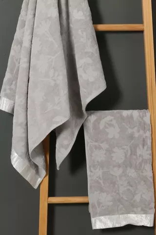 Jacquard Floral Metallic Border Towel