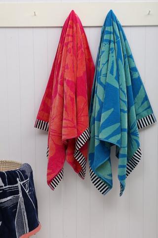 Jacquard Hibiscus Beach Towel