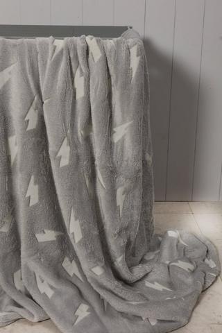 Super Plush Glow Lightening Bolt Blanket, 125x150cm