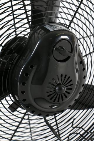 Salton Velocity Floor Fan