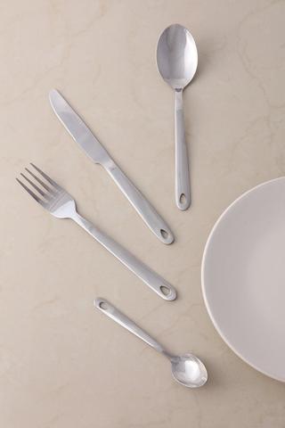 16 Piece Hanging Cutlery Set